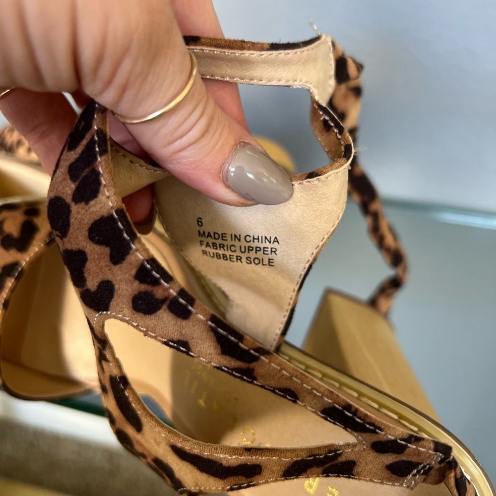 Very Volatile Ashlee dress sandal leopard size 6 - Picture 4 of 7